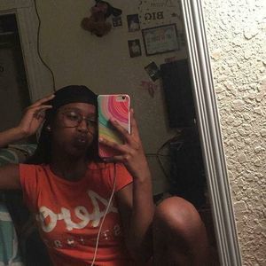 Meet your Posher, Adrianna